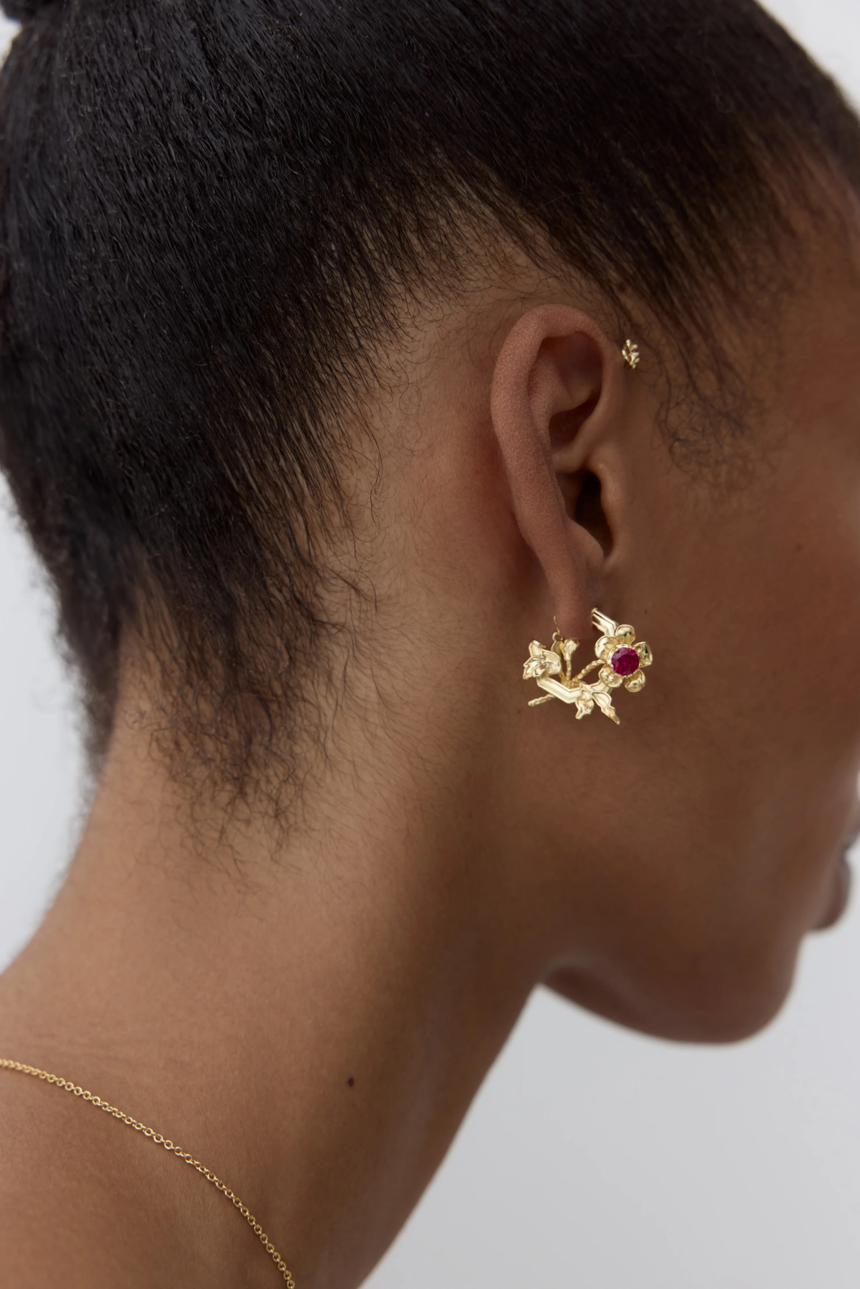 Boucles d'oreilles anémone dorée et cristal rose - Image 2