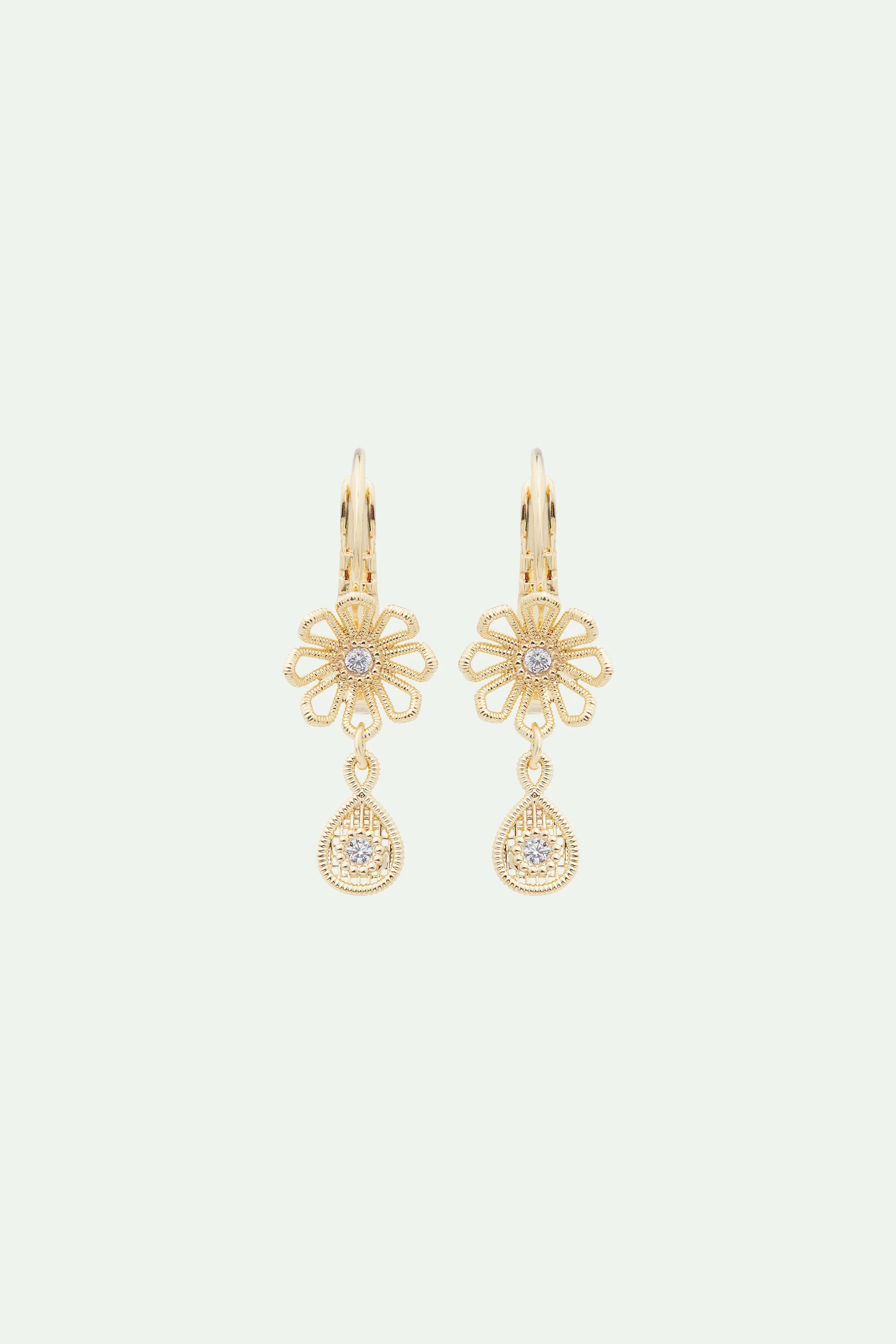 Boucles d'oreilles fleur fil d'or