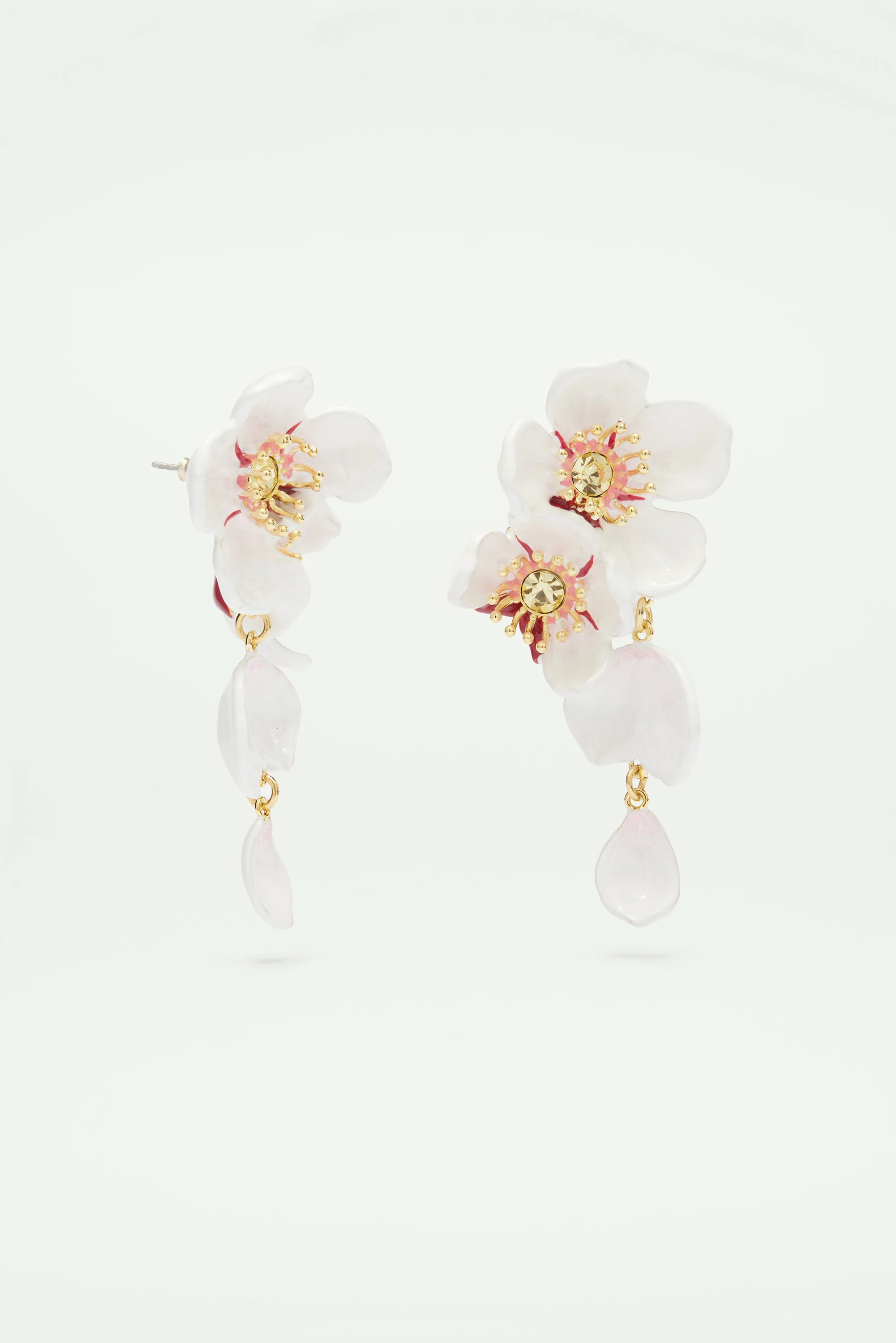 Boucles d'oreilles pendantes fleurs blanches de cerisier - Image 2