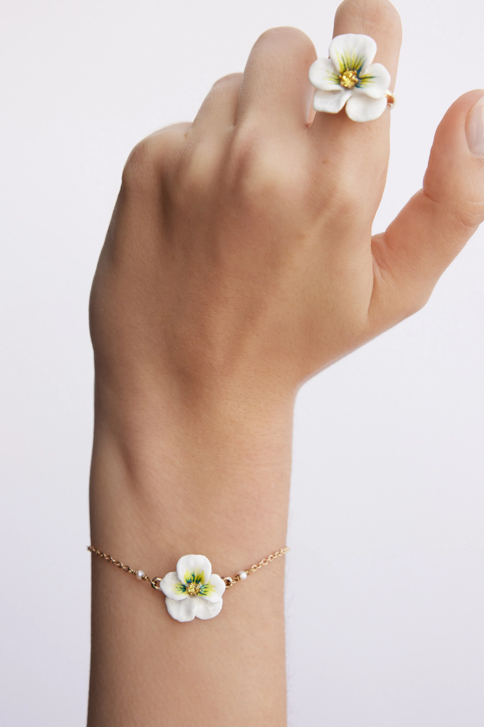 Bracelet fin pensée blanche et cristal taillé - Image 2