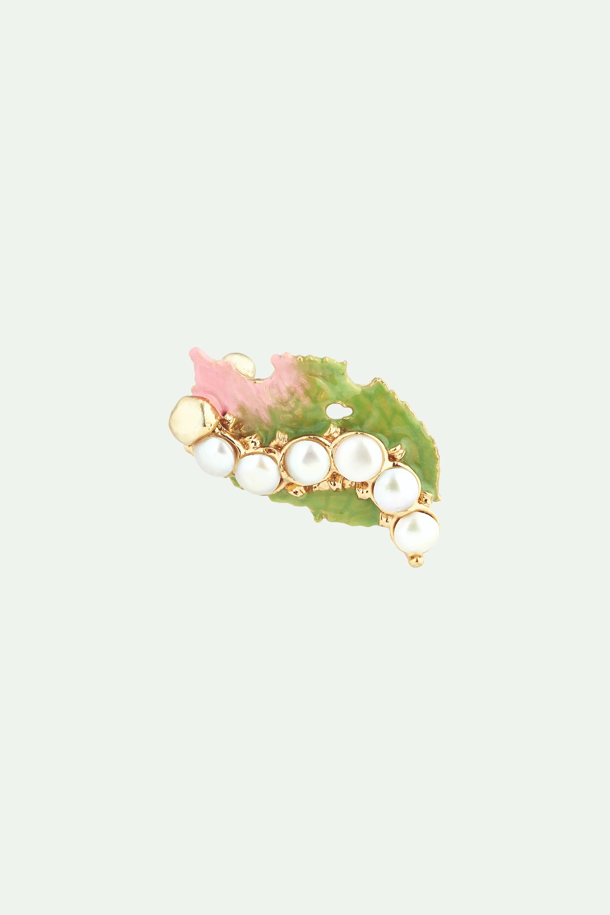 Broche perles de culture et feuille de rosier