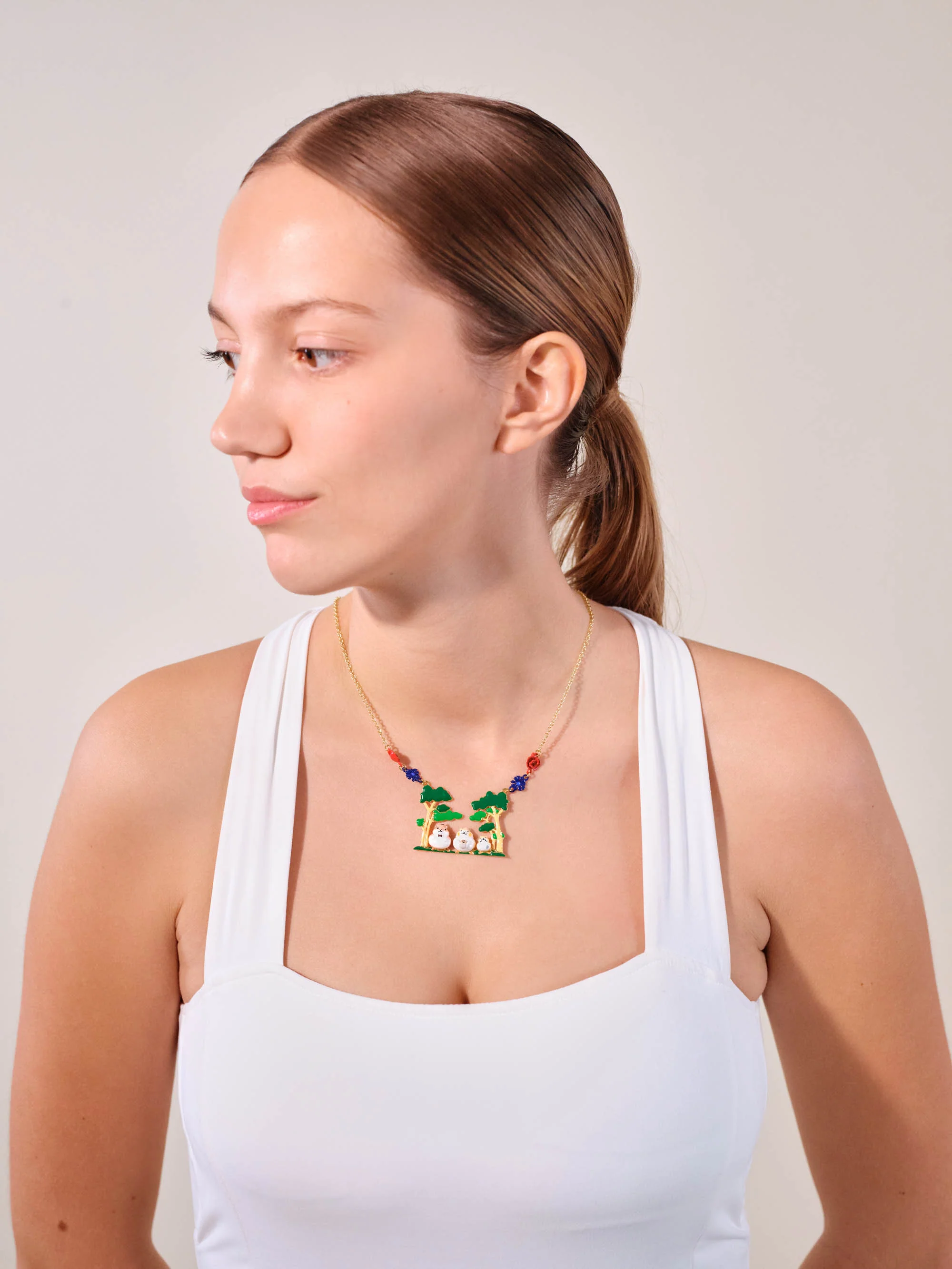 Collier plastron famille d'hamsters en forêt - Image 2