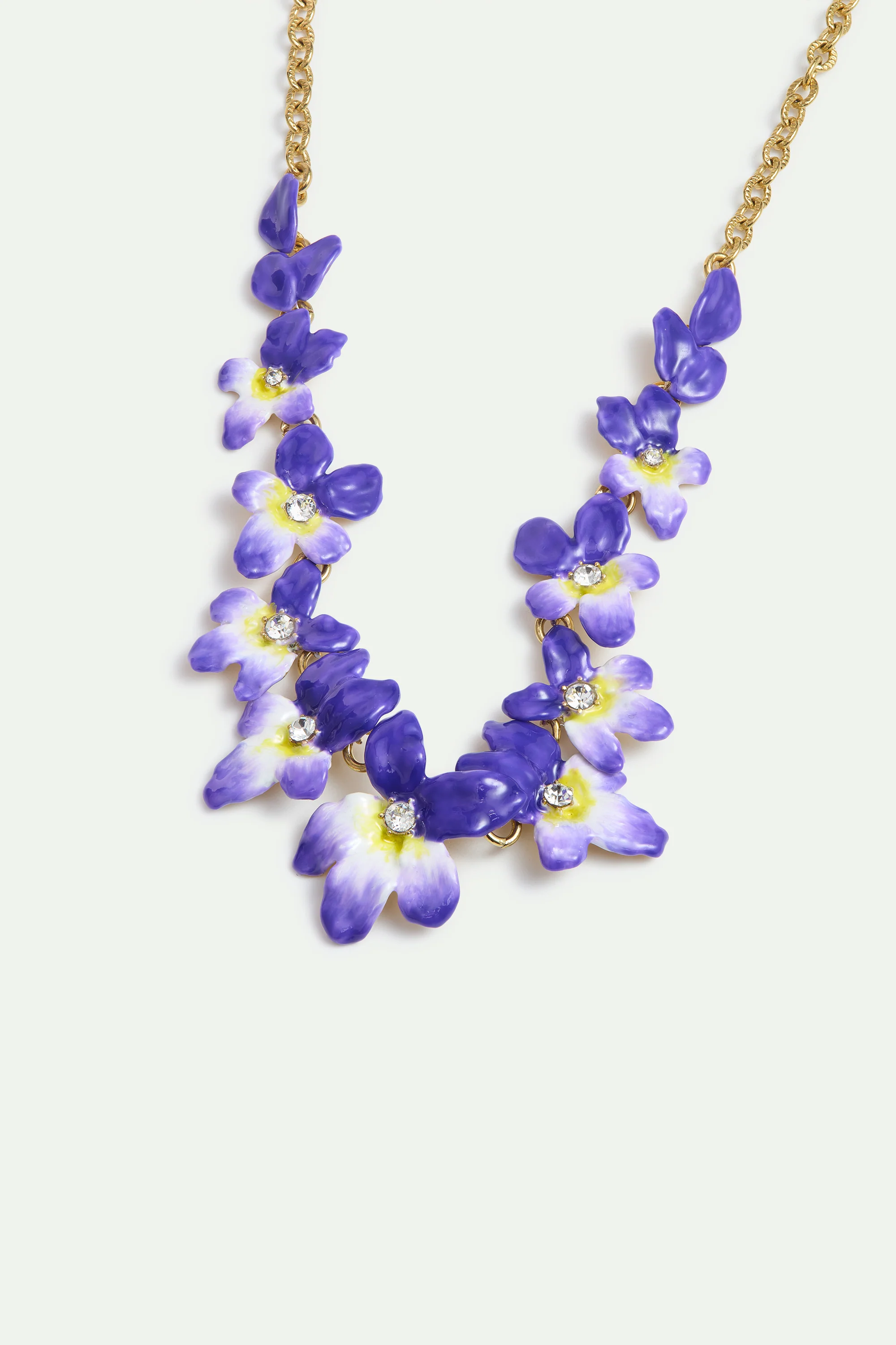 Collier plastron violettes et cristaux facettés - Image 3