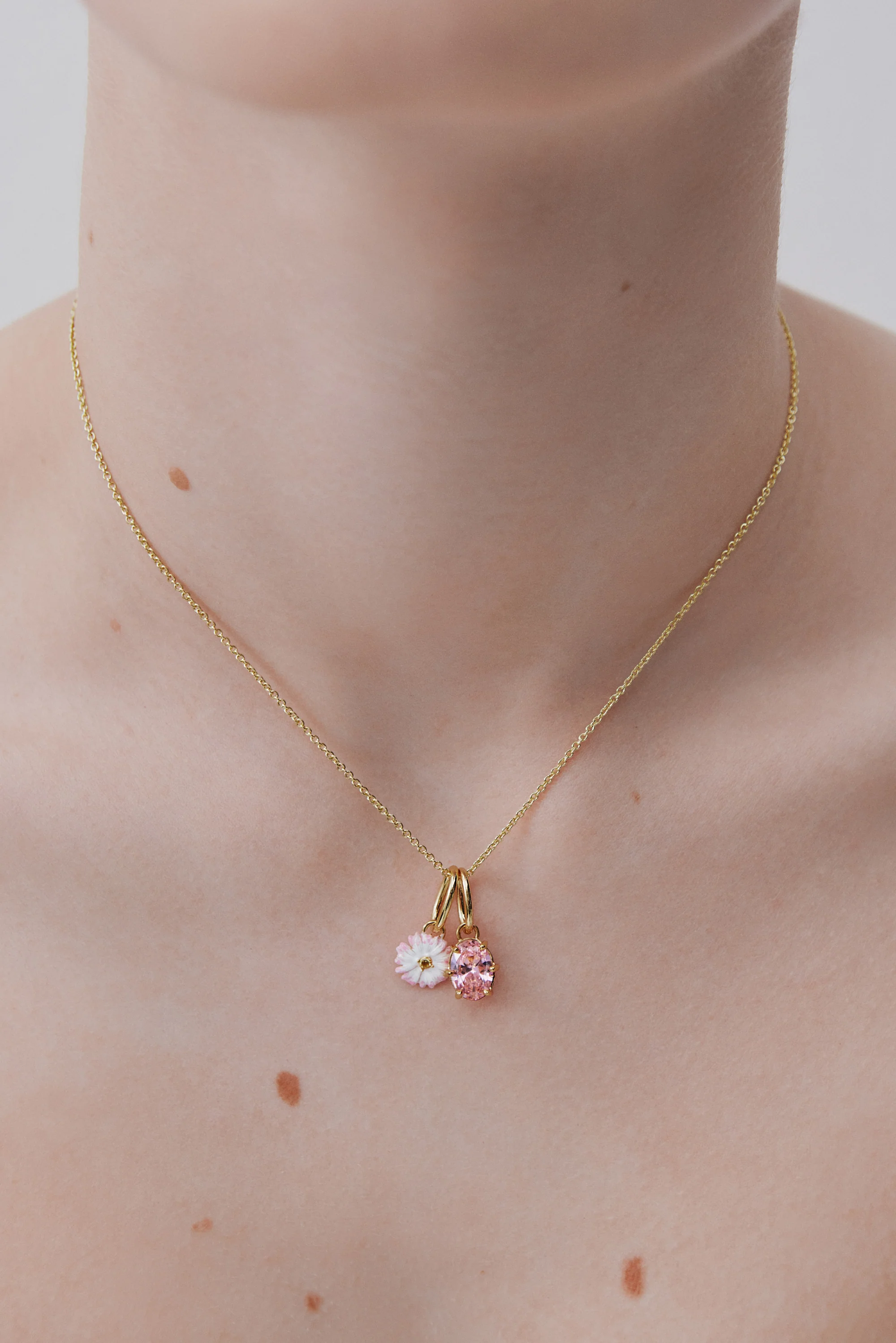 Pendentif Marguerite, Espérance et Raffinement - Juin - Image 3