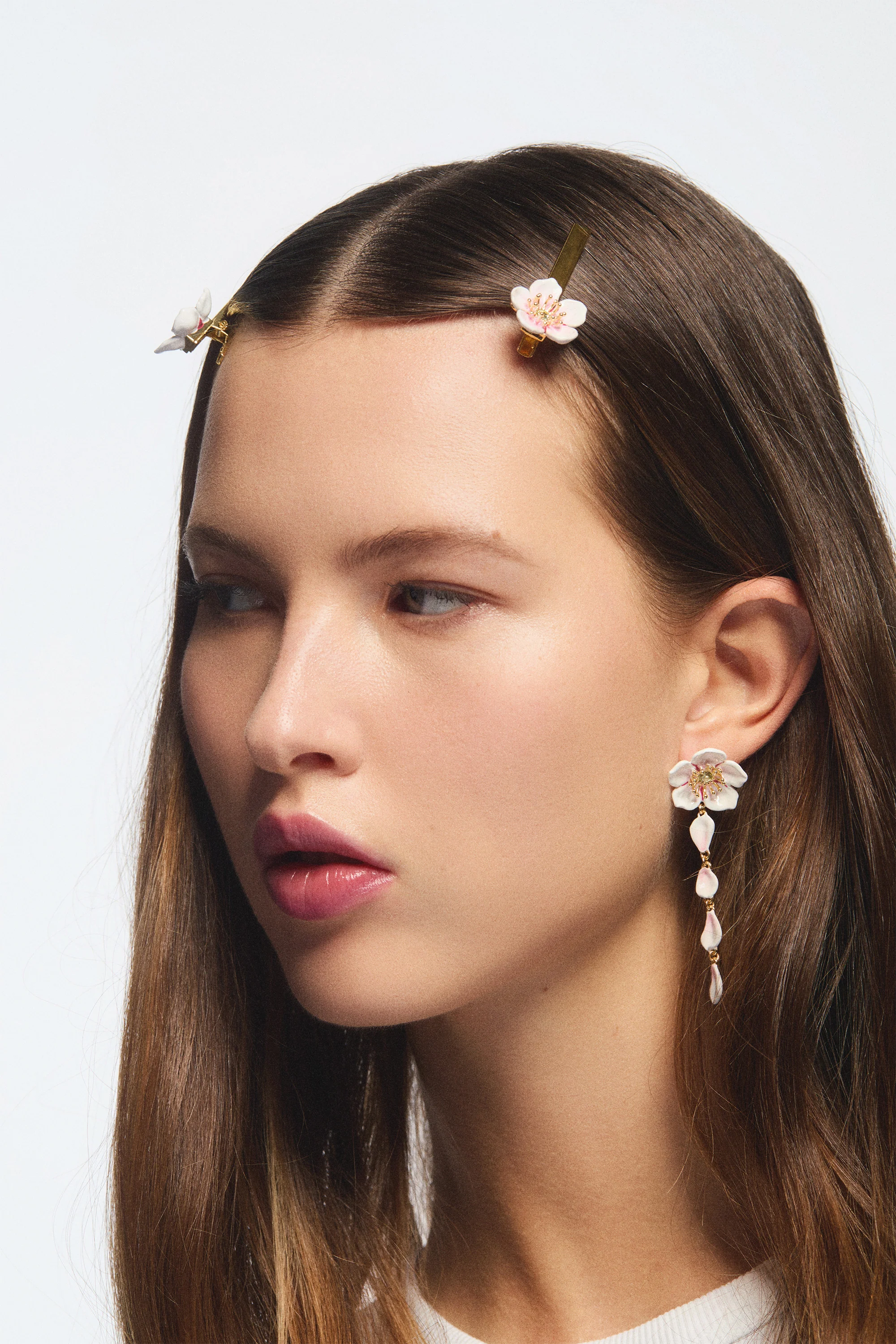 Pince à cheveux fleur blanche de cerisier - Image 2